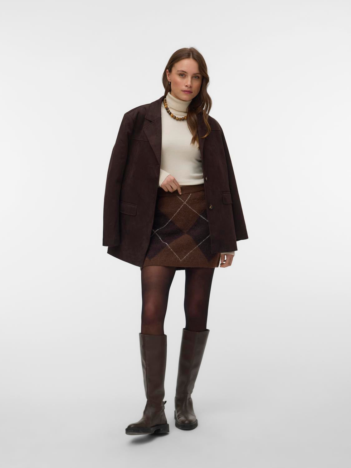 model_shot-front